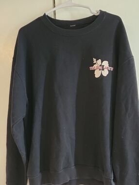 Trader Joe's Black Sweatshirt